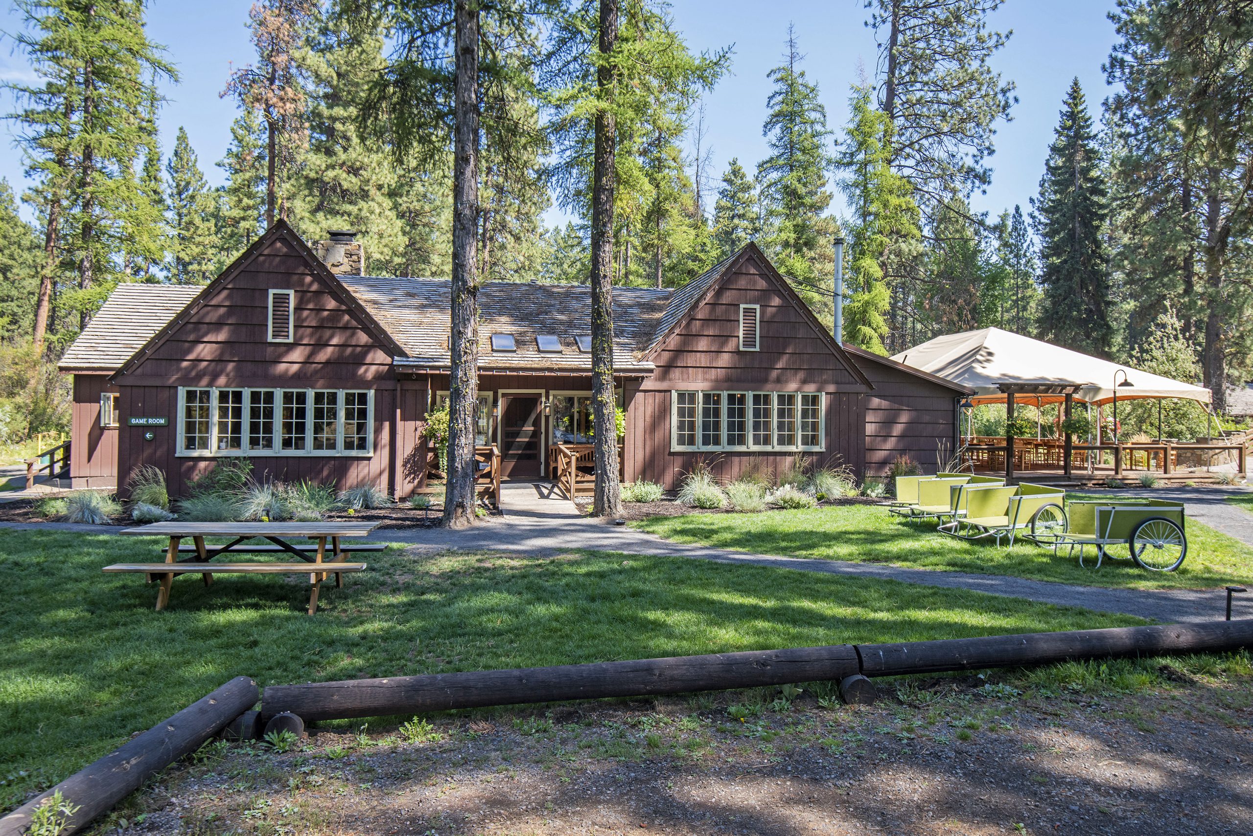 Stunning Cabin at Lake Creek Lodge in Camp Sherman Oregon
