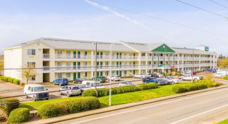 HomeTowne Studios Salem