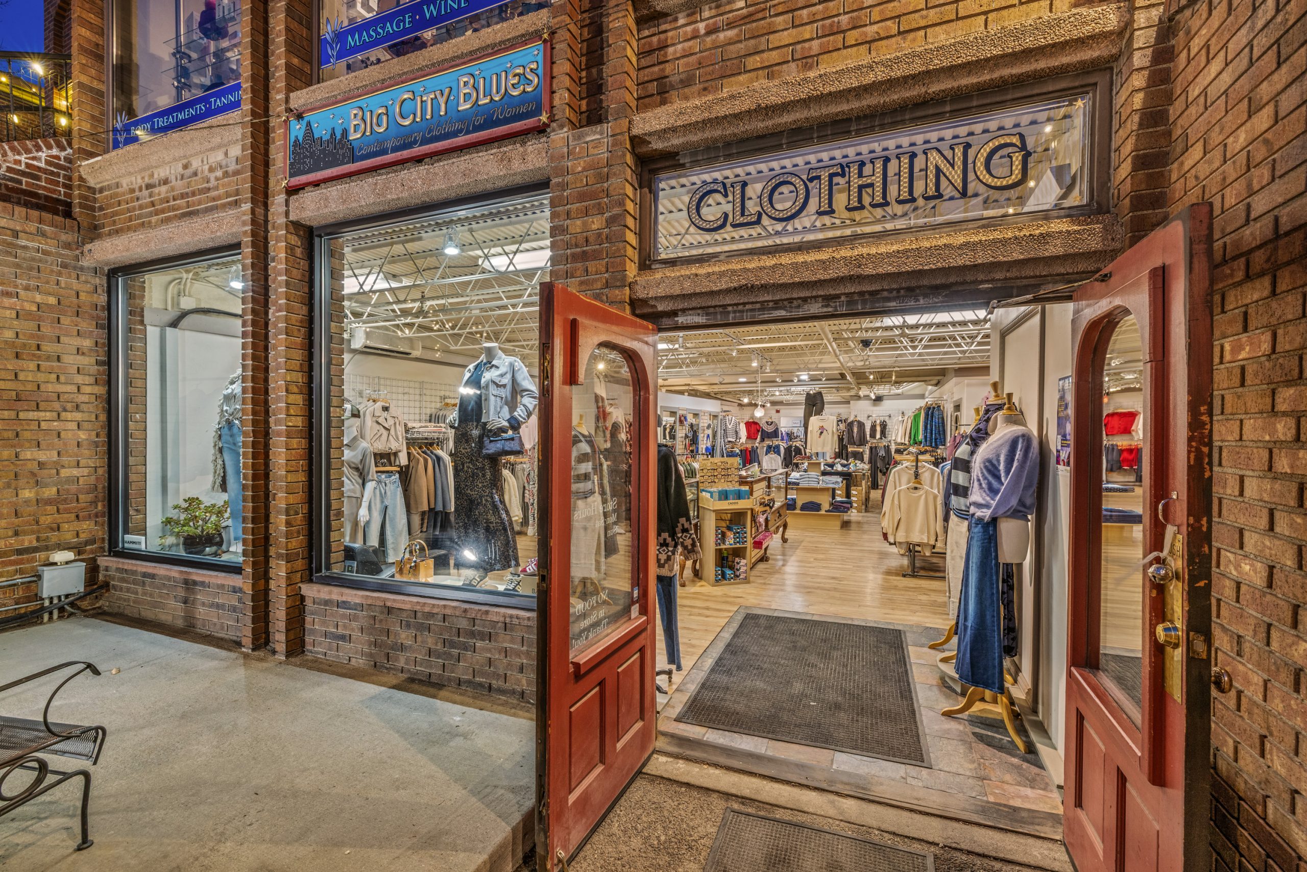 Breckenridge Boutique $1.3M Annually Includes High-Demand Real Estate