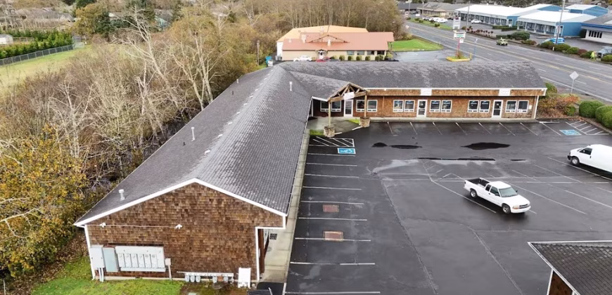 High visibility, fully rented, Commercial Bldg on Highway 101 North in Gearhart, OR
