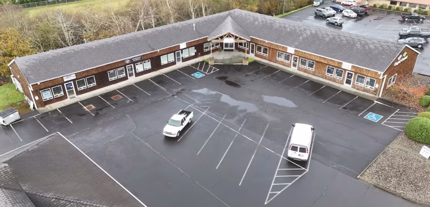High visibility, fully rented, Commercial Bldg on Highway 101 North in Gearhart, OR