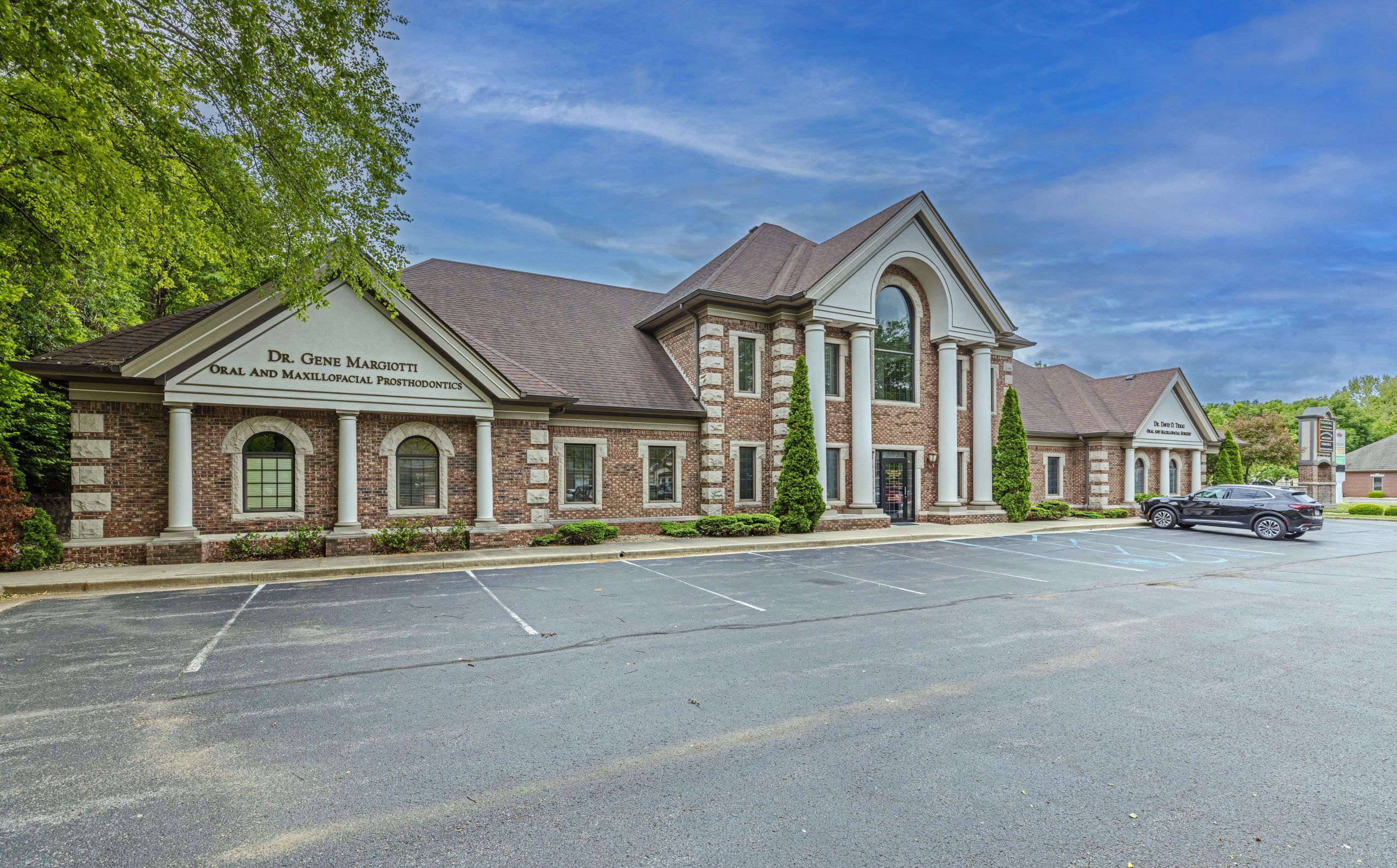 385 Meridian Parke Lane – Greenwood, IN
