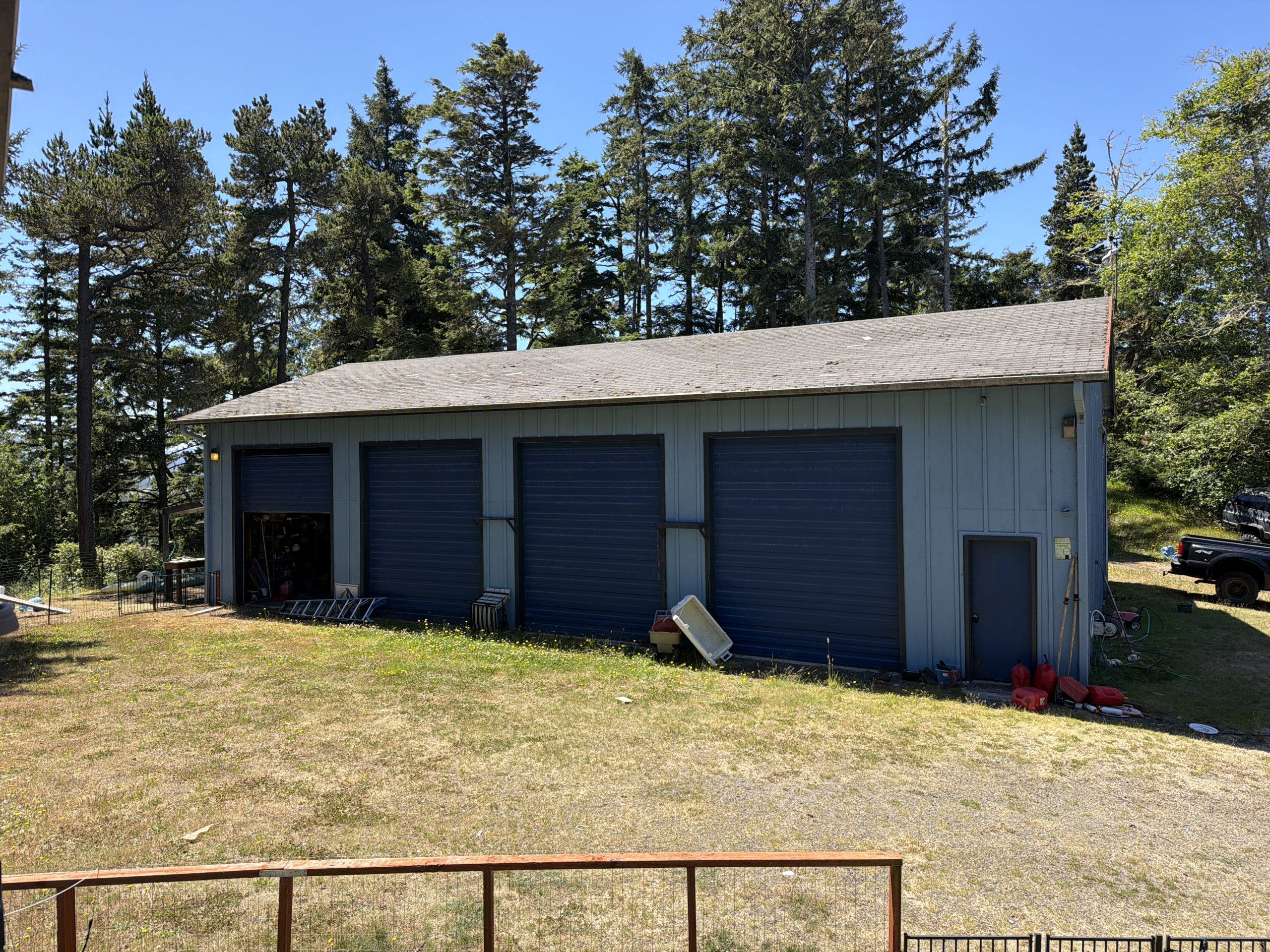 Ocean view, 1/2 acre house and 3000 sqft shop