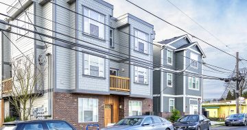 2018 Construction | 10 Units Averaging ~908SF/Unit In NE Woodlawn