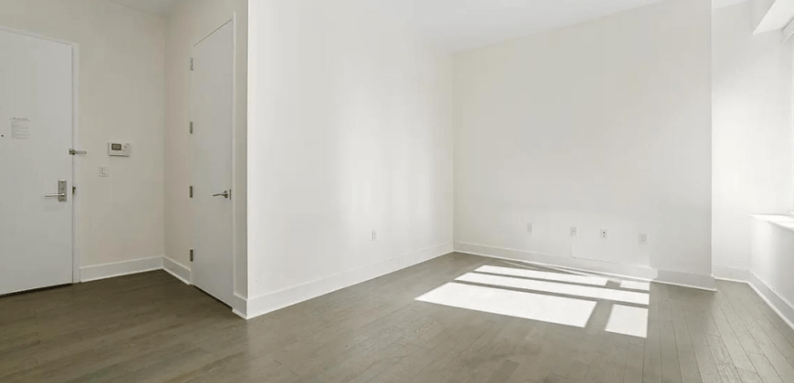 NINE52 #324 – Hell’s Kitchen Studio Condominium | $630,000