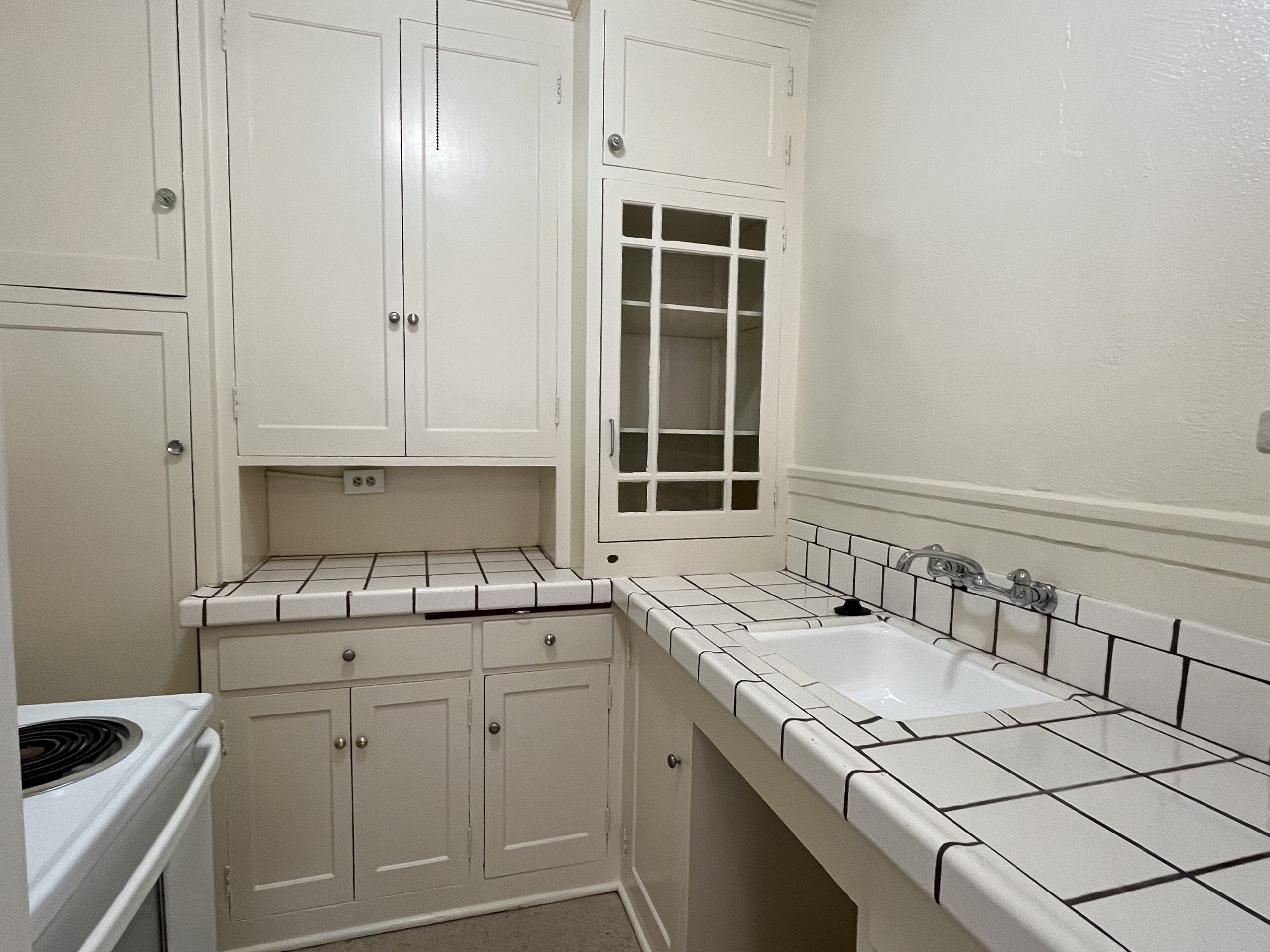 Marion Court Apartments + Commercial Garage – 26 units in NW Portland, OR