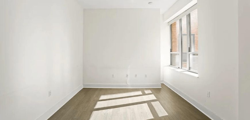 NINE52 #324 – Hell’s Kitchen Studio Condominium | $630,000