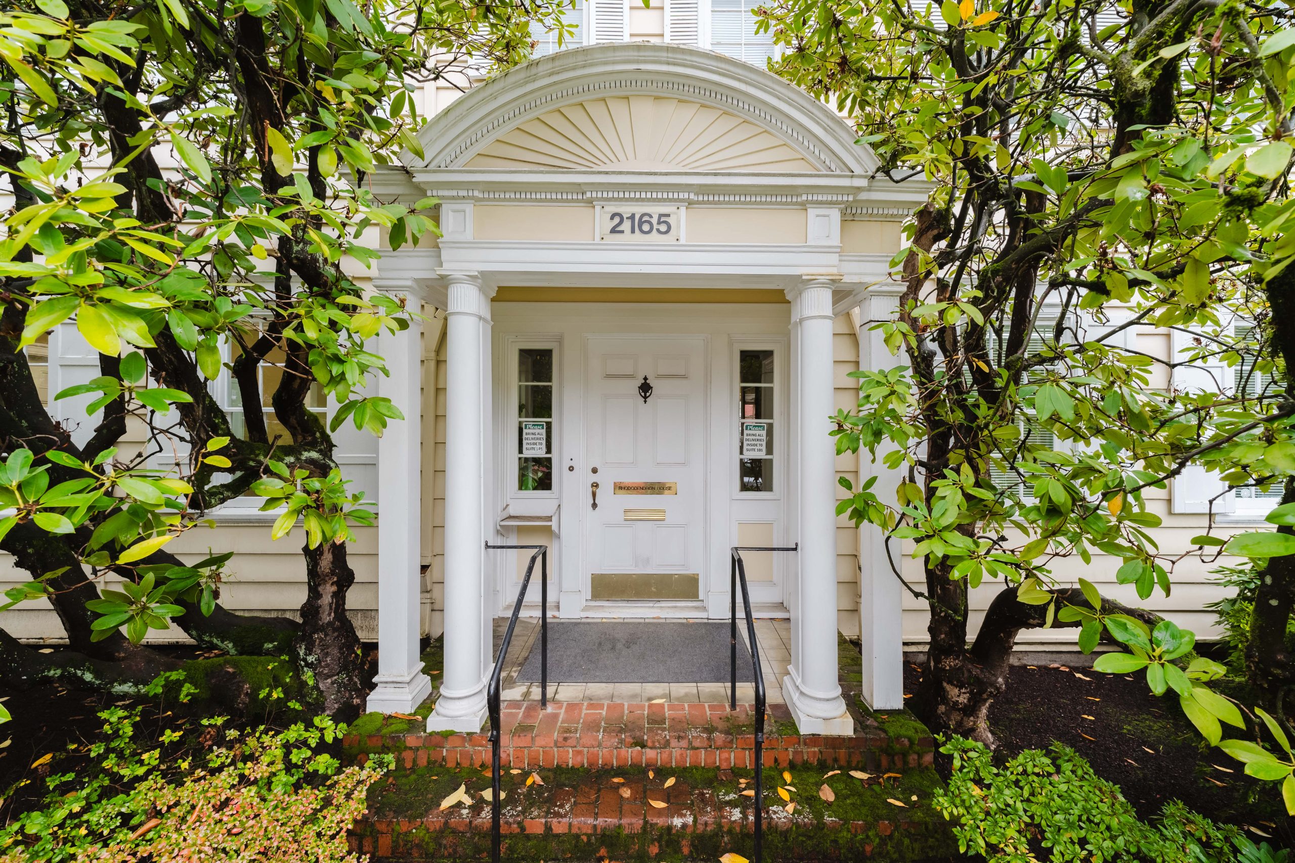 Beautiful 10+ Office Building in great location