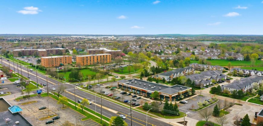 100% Occupied Shopping Center in Schaumburg, IL